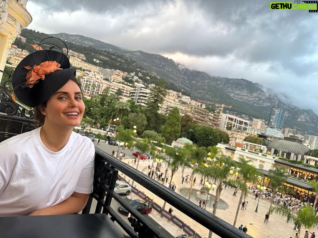 Elnaz Shakerdoost - 413.9K Likes - …باران در راه است🌧️