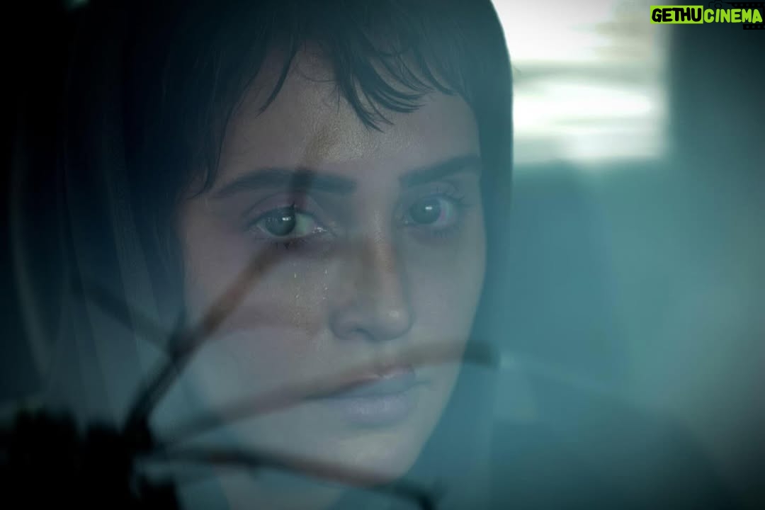 Elnaz Shakerdoost - 3 Likes - آرام بخش 💊
این فیلم سینمایی که هم اکنون در حال فیلمبرداری می باشد به کارگردان ی سعیدزمانیان تهیه کننده مجتبی رشوند سرمایه گذاران علی سرتیپی-اکبر هادی زاده✨ ،فیلمبردار حسن لشگری طراح گریم مهدی صیاد طراح لباس مریم محمدپور طراح صحنه محمدحسین کرمی صدابردار رضا تهرانی نویسندگان پدرام پورامیری-سعید زمانیان برنامه ریز جاوید یزدانی مدیرتولید امیراسکندری مدیرتدارکات سعیدرضوی
📸 by @soodeh.esmaili عکس از سوده اسماعیلی