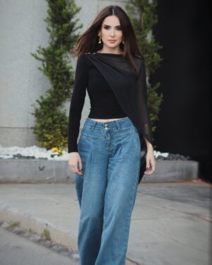 Elsa Zgheib Instagram - My look for #annahar interview 

📸 @marcmarounphotography 
Makeup @oscarnacouz 
Hairstyle @carlosnassimhairbar 
Styled by @dinanawfal 
Top @theconceptofficial 

#elsazgheib #style #photoshoot #lookoftheday #lebanon #ksa #dubai
