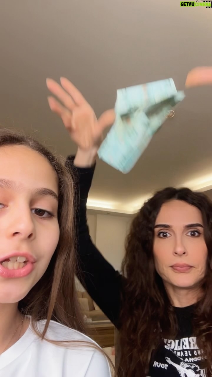 Elsa Zgheib - 5.2K Likes - Having fun following the trend
@zoefahed
#elsazgheib #pricetag #itsnotaboutthemoney #willsmith #trend #reel