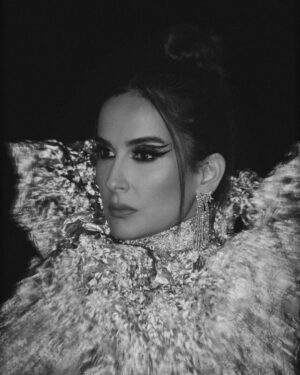 Elsa Zgheib Instagram - Glow in the dark 🌟

Photo creation @marcmarounphotography 
Stylist @charleyhachem 
Makeup done by me 😍
Earrings @moukarzeljewelry 

#elsazgheib #glowinthedark💥 #concept #photoshoot