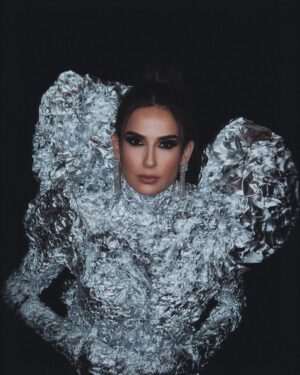 Elsa Zgheib Instagram - Glow in the dark 🌟

Photo creation @marcmarounphotography 
Stylist @charleyhachem 
Makeup done by me 😍
Earrings @moukarzeljewelry 

#elsazgheib #glowinthedark💥 #concept #photoshoot