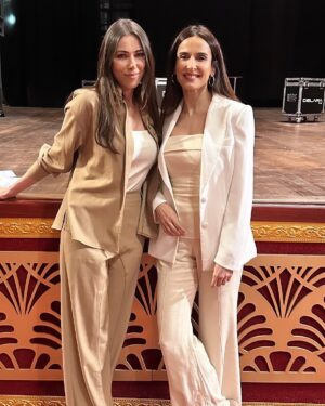 Elsa Zgheib Instagram - والله لإخربلك بيتك يا روح!!!

@daniellarahme 
@cedarsart 
@shahid.vod 

#elsazgheib #daniellarahme #nafas #مسلسلات_رمضان #mtv #shahid #mbc #ksa #dubai #lebanon