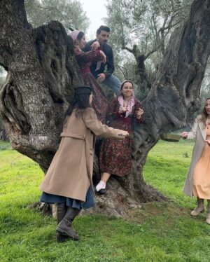 Elvan Dişli Instagram - Şimdiden özlediğim ailem 🫶🏻Biz çekerken çok eğlendik 🤪