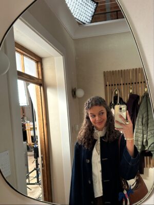 Emilia Dankwa Instagram - U Boskich🙂‍↕️🎬
•
#rodzinkapl #planfilmowy #planzdjeciowy #serial #tvseries #emiliadankwa #rodzinkaplzosia