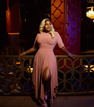 Eniola Badmus Instagram - Life has a way of teaching us that true strength lies not in conflict, but in unity.
Though we may have walked different paths and faced moments of tension, I believe it’s time to let love lead.
There is no need for jealousy when we can all succeed. Your success does not diminish mine, just as mine does not take away from yours. Let us continue to collaborate, to lift each other, and to build something greater than what we could ever achieve alone. There’s strength in unity and a future brighter than any victory we’ve pursued alone.
Let us avoid conflict, not because we are weak, but because we are wise. Peace is the path to progress, and love is the light that shows us the way.
Here’s to better days, guided by understanding, shared goals, and mutual respect.

Meanwhile RICH KID SAY PURRRRRRRRrr

Premium wig by @cassie_hair 

Make up by @pojan_studio 

Photography by @yemiblaqphotography