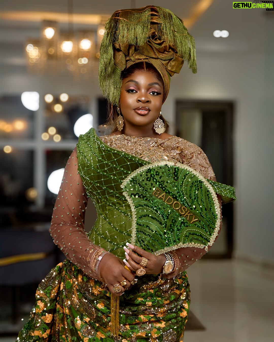 Eniola Badmus - 107.4K Likes - Senator Badoskyyy……Friend of iyayawo did not come to playyyyyy #JP2025
Outfit by @lolarsfinesse
New premium wig by @cassie_hair
Make up by @pojan_studio
Aso ebi fabric by @shantiz_asoebi_n_event
Gele and hand fan by my boo @temmaautogeleconcept
Video shot by my G with zero Gbenzume @_juicyjeff1_
Photography by @portraitsby_id
Hand bag @dolcegabbana
Shoes by @maisonalaia
#eniolabadmus