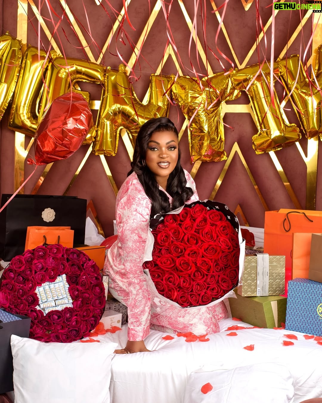 Eniola Badmus - 53.4K Likes - Happy Valentine’s Day my Valentino………….
Make up by powerful @astonishbeauty1
Hair laid and styled by @damihairsolutions
Decor by @rentnowng
Wig by @cassie_hair
Outfit by @luxe_styleessentials
Picture shot by @portraitsby_id
Body by @eniola_badmus 😂😂😂😂