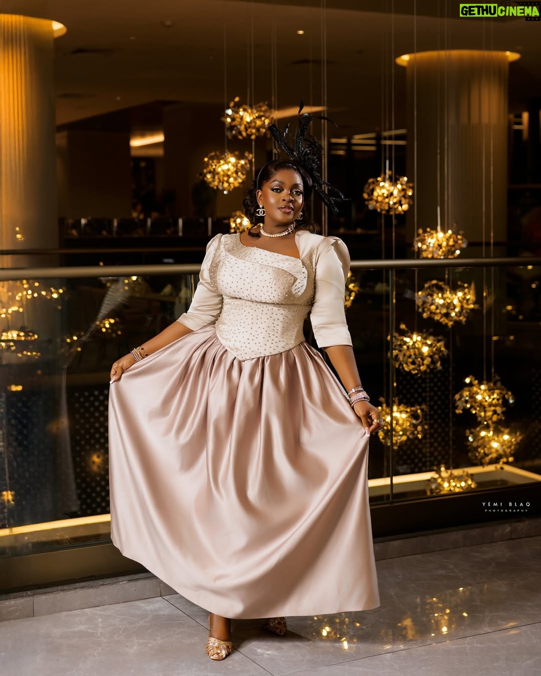 Eniola Badmus - 30.7K Likes - It’s a love affair tonight
#jp2025❤️
#jp2025
Outfit by @lolarsfinesse
New premium wig by @cassie_hair
Jewelry @chanelofficial
Make up by @pojan_studio
Fascinator by my boo @temmaautogeleconcept
Video shot by my G with zero Gbenzume @_juicyjeff1_
Hand bag @dolcegabbana
Shoes by @aquazzura
Photography by @yemiblaqphotography
#eniolabadmus