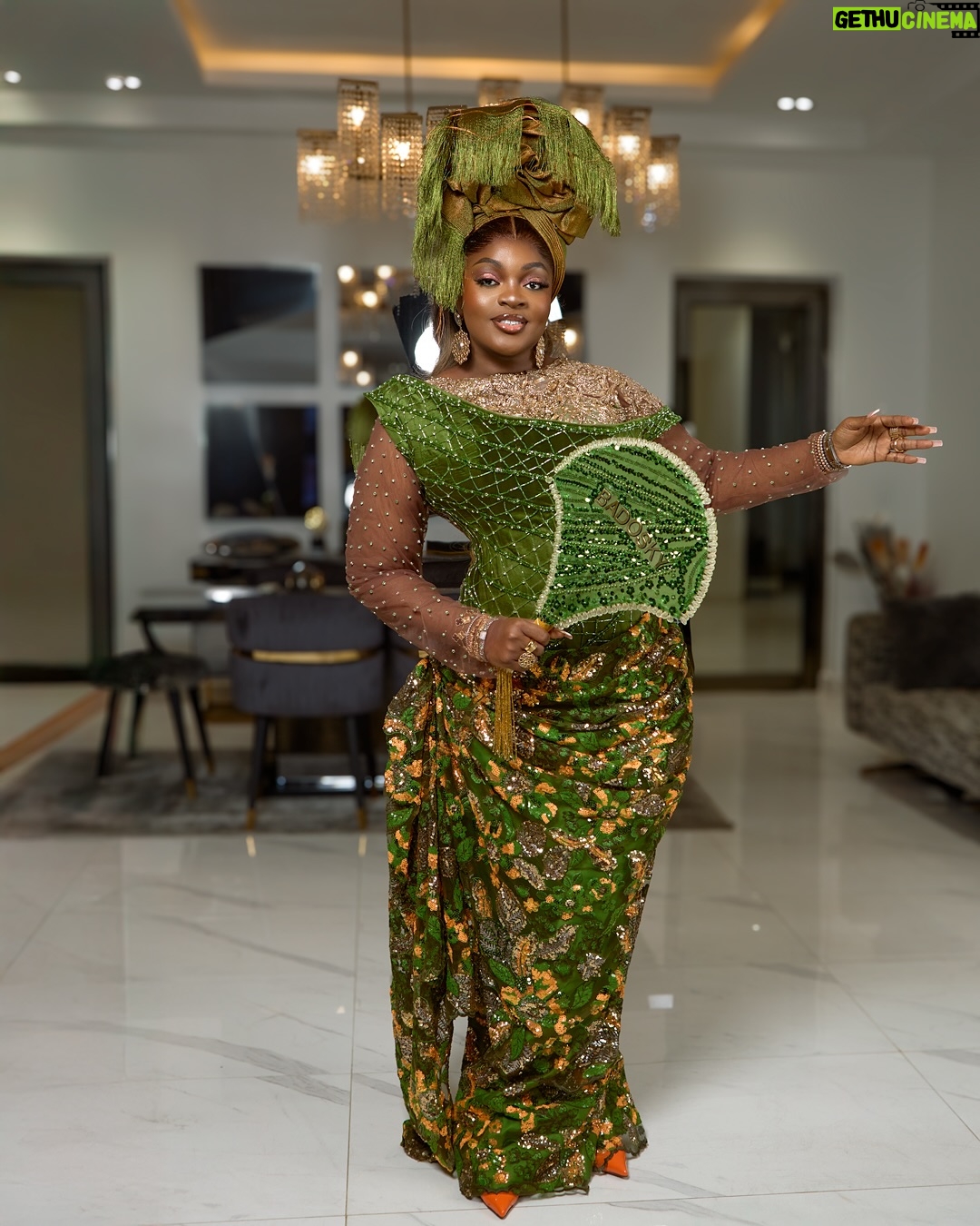 Eniola Badmus - 107.4K Likes - Senator Badoskyyy……Friend of iyayawo did not come to playyyyyy #JP2025
Outfit by @lolarsfinesse
New premium wig by @cassie_hair
Make up by @pojan_studio
Aso ebi fabric by @shantiz_asoebi_n_event
Gele and hand fan by my boo @temmaautogeleconcept
Video shot by my G with zero Gbenzume @_juicyjeff1_
Photography by @portraitsby_id
Hand bag @dolcegabbana
Shoes by @maisonalaia
#eniolabadmus