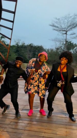 Eniola Badmus Instagram - We Stay Active!!! Please take #everybodylovesjenifa to 2Billion naira!!

Big shout out to @oritsefemi for this jam, please give us more of this!! We love your music!! 

#eljthemovie is still showing in all cinemas nationwide!!! Please go see it!!! 
Also showing in Netherlands and more countries!! Please check @thenileentertainment for more updates on international showing times!!
#funkeakindele #afunkeakindeleandtundeolaoyefilm