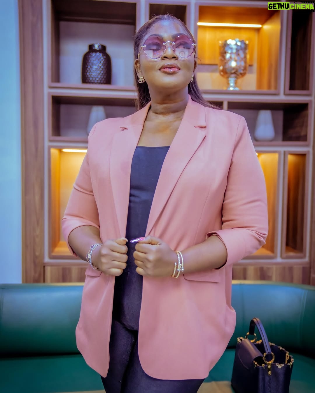 Eniola Badmus - 31.1K Likes - IN GOD I TRUST…………
Cc @jakedee
Picture by @ebuka_fabian