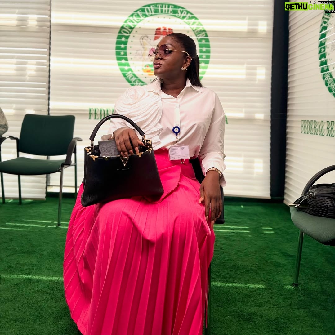 Eniola Badmus - 44.3K Likes - Back in the A like we never left……….
Outfit by @topfashionn
#EniolaBadmus
#abujaliving
#incomingsenator