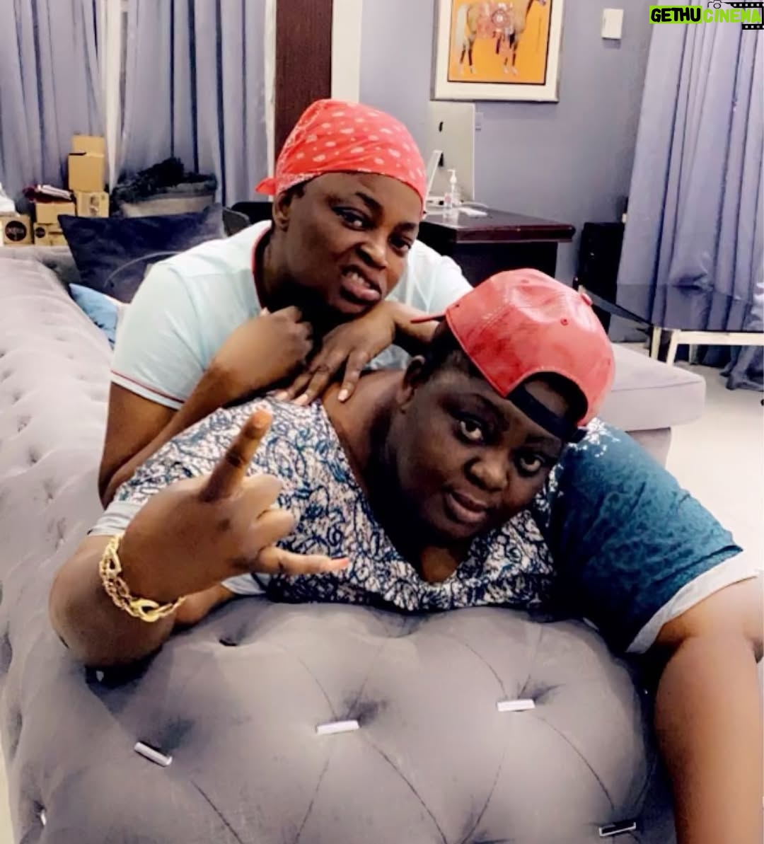 Eniola Badmus - 41K Likes - What do you like about this duo……….be honest
@funkejenifaakindele