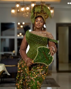 Eniola Badmus Instagram - Senator Badoskyyy……Friend of iyayawo did not come to playyyyyy #JP2025
 
Outfit by @lolarsfinesse 

New premium wig by @cassie_hair 

Make up by @pojan_studio 

Aso ebi fabric by @shantiz_asoebi_n_event 

Gele and hand fan by my boo @temmaautogeleconcept 

Video shot by my G with zero Gbenzume @_juicyjeff1_ 

Photography by @portraitsby_id 

Hand bag @dolcegabbana 

Shoes by @maisonalaia 

#eniolabadmus