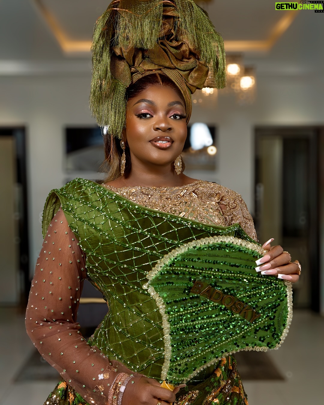 Eniola Badmus - 107.4K Likes - Senator Badoskyyy……Friend of iyayawo did not come to playyyyyy #JP2025
Outfit by @lolarsfinesse
New premium wig by @cassie_hair
Make up by @pojan_studio
Aso ebi fabric by @shantiz_asoebi_n_event
Gele and hand fan by my boo @temmaautogeleconcept
Video shot by my G with zero Gbenzume @_juicyjeff1_
Photography by @portraitsby_id
Hand bag @dolcegabbana
Shoes by @maisonalaia
#eniolabadmus
