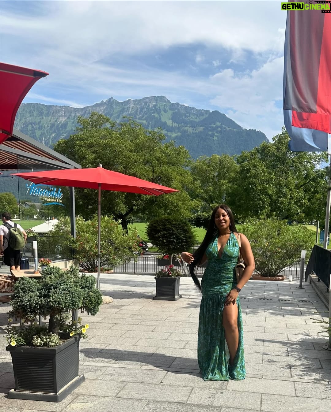 Erica Nlewedim - 67.5K Likes - Vacation dump
Monaco
Marbella
Switzerland
London
@travelbeta