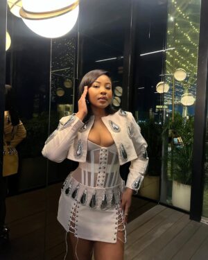 Erica Nlewedim Instagram - They can’t help but remember the name, the face and the waist!
Wearing @weizdhurmfranklyn