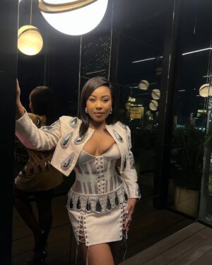 Erica Nlewedim Instagram - They can’t help but remember the name, the face and the waist!
Wearing @weizdhurmfranklyn