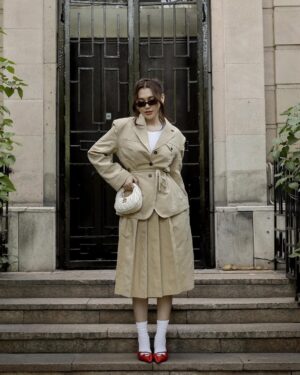 Erke Esmahan Instagram - Ерке Есмаханның құпиясы, техникасы, энергиясы, тіпті Райм мен Еркенің махаббатының сырын айтып, үйретеміз деп жатыр екен көп білгіштер.🤭 Өзім де қатыссам ба деп қоям. Не деген Ерке Есмахан ол сонша димда.😂

Менің техникам - шынайылық. Қалғанына сенбеңіздер.❤️

Жалпы мен не жайында көп айтып, өзімнің қай тұстарыммен бөліскенімді қалайсыздар?🥰