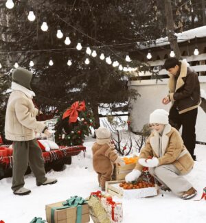 Erke Esmahan Instagram - Аман-есен жаңа 2025-ші жылды бастап кеттік. Құтты болсын!🎄

Әрқайссыңызға денсаулық, бақыт, байлық, махаббат тілейміз. Бақтарыңыз еселенсін.🥰 Еліміз аман, жеріміз тыныш, халқымыз бейбіт өмір сүрсін. Барлық армандарыңыз орындалсын.🤲

Ізгі тілекпен: Раймбектің отбасы.❤️