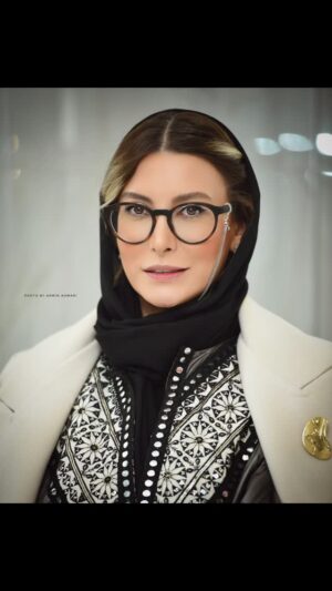 Fariba Naderi Instagram - مراسم آكادمي سپاس تهيه كنندگان سينما.  #تهيه_كننده #بازيگران_ايراني #فريبا_نادري #actress #actress #lifestyle  ممنون از همه عكاسان عزيز🌸 و خسته نباشيد به جناب سيد ضيا هاشمي و  پريناز عزيزم. @melikakalhori  @aminhashemi.71  @armin__ahmari @fariba_naderi__ @fariba_naderi__ نعيمه محسني  @naiime_mohseni  @yalda.thelabel يلداي ضيايي عزيزم مرسي. @yalda.thelabel
