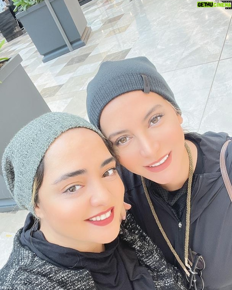 Fariba Naderi - 3 Likes - زندگی خالی نیست
مهربانی هست سیب هست ایمان هست
آری تا شقایق هست زندگی باید کرد. #سهراب_سپهری
تمام دنيا يك طرف، تو يك طرف رفيقممم.🩷🩷#bestfriends #bestie #love #actress #travel @nargesmohammadi_narges #faribanaderi #faribanaderi #mylove #yarabidgoli #faribanaderi #faribanaderi @nargesmohammadi_narges @fariba_naderi__