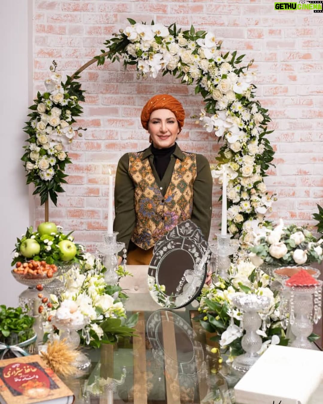 Fatemeh Goudarzi - 26.7K Likes - برای همه عزیزانم مردم شریف ایران برای مهربانان دوستان واقوام خوبم سالی پراز صلح ودوستی ویک زندگی آرام و کم دغدغه ومعیشت عالی از خداوند متعال خواستارم همراه با عشق فراوان به همنوعانم درهرکجای عالم هستی که زندگی میکنند🌸🙏❤️نوروز وبهار مبارک باد 🌾

Makeup artist @solmazsadr.grim
Stylist @saharmooosavi
Photographer @royaa.studio
Flowerist @samira_flowerdesign
ممنونم از دختران زیبای هنرمندم که تلاش کردن تا من واطرافم رو مقبول نظر شما کنند ❤️🙏