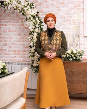 Fatemeh Goudarzi Instagram - برای همه عزیزانم مردم شریف ایران برای مهربانان دوستان واقوام خوبم سالی پراز صلح ودوستی ویک زندگی آرام و کم دغدغه ومعیشت عالی از خداوند متعال خواستارم همراه با عشق فراوان به همنوعانم درهرکجای عالم هستی که زندگی میکنند🌸🙏❤️نوروز وبهار مبارک باد 🌾

Makeup artist @solmazsadr.grim
Stylist @saharmooosavi
Photographer @royaa.studio
Flowerist @samira_flowerdesign
ممنونم از دختران زیبای هنرمندم که تلاش کردن تا من واطرافم رو مقبول نظر شما کنند ❤️🙏