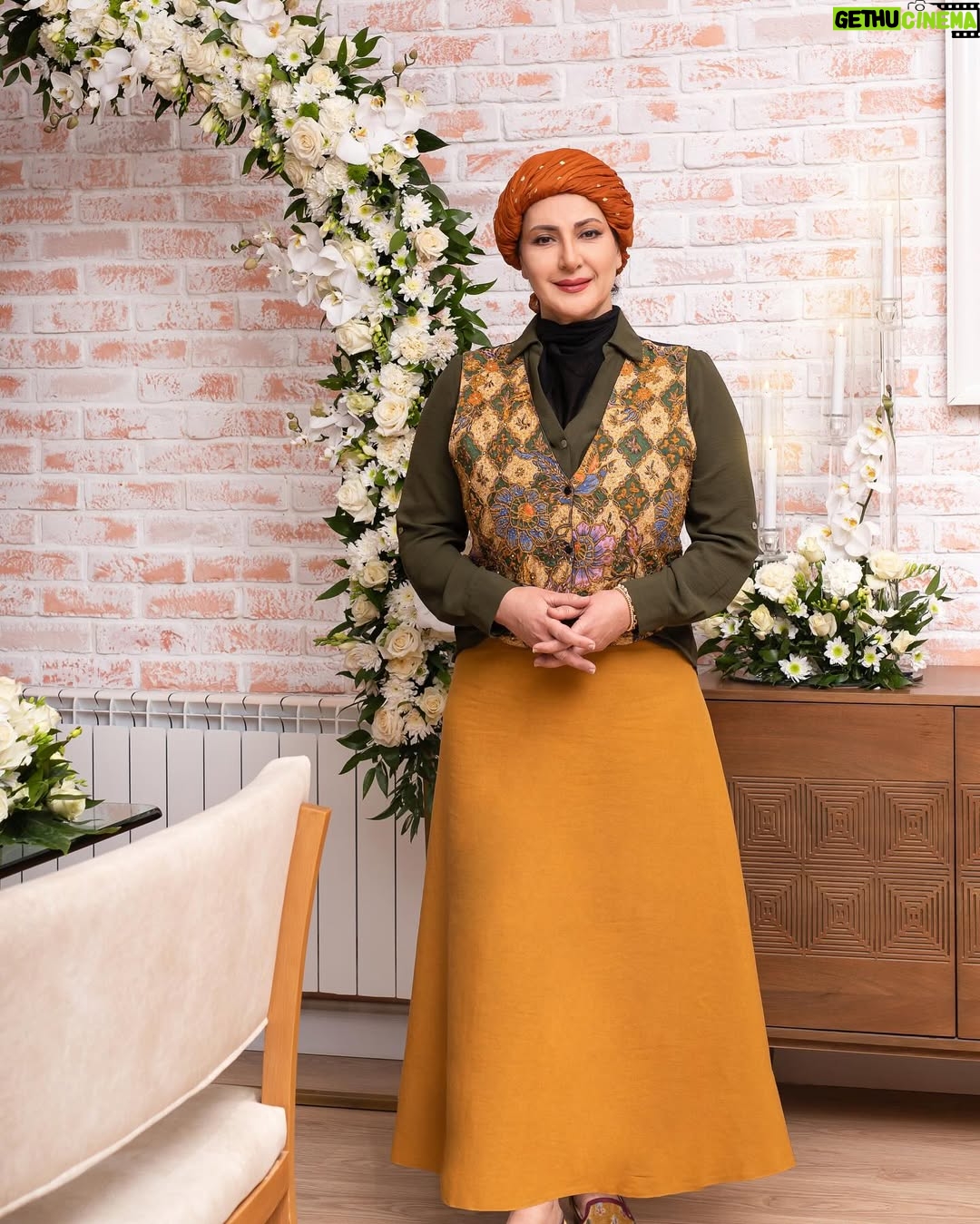 Fatemeh Goudarzi - 26.7K Likes - برای همه عزیزانم مردم شریف ایران برای مهربانان دوستان واقوام خوبم سالی پراز صلح ودوستی ویک زندگی آرام و کم دغدغه ومعیشت عالی از خداوند متعال خواستارم همراه با عشق فراوان به همنوعانم درهرکجای عالم هستی که زندگی میکنند🌸🙏❤️نوروز وبهار مبارک باد 🌾

Makeup artist @solmazsadr.grim
Stylist @saharmooosavi
Photographer @royaa.studio
Flowerist @samira_flowerdesign
ممنونم از دختران زیبای هنرمندم که تلاش کردن تا من واطرافم رو مقبول نظر شما کنند ❤️🙏