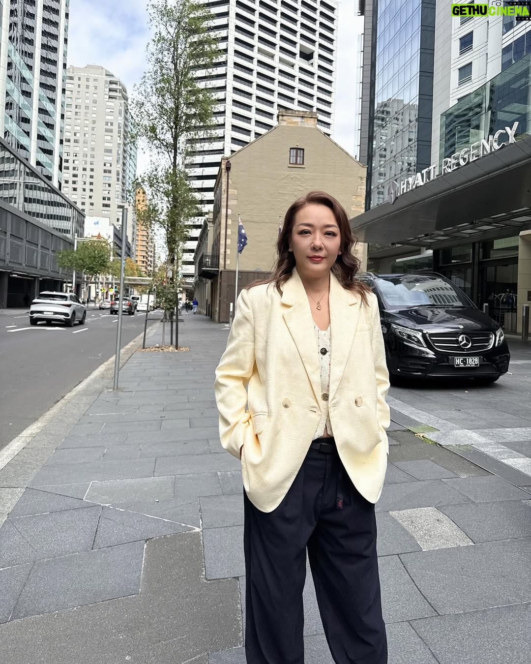 Florence Kwok - 571 Likes - Arrived #sydney yesterday
Crazy shooting
Slept dead last night
#2ndday
Continue to shoot
#åē„äæåŖēå¾ēå©å¾ę»Æļ¼å°ē¼ęå²č
«š¤š¤š¤
