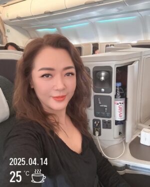 Florence Kwok Instagram - 又飞啦
先去 #香港🇭🇰
轉机到 #悉尼🦘
I was there at Sydney last year October
諗起又飞long haul
真係麻麻地
跟住回程返嚟先见媽咪
5.1抖幾日😍😍😍