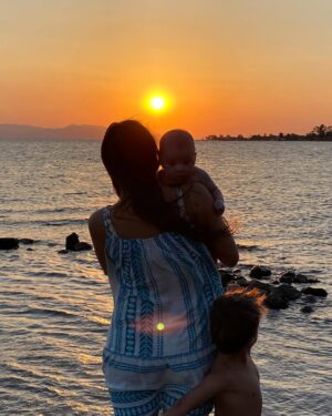 Foteini Atheridou Instagram - Όλη μου η ζωή άλλαξε , όταν ανακάλυψα τη δύναμη που έχω μέσα μου και την είχα για εσάς…

Τώρα ξέρω τι απάντηση να δώσω … κι αν δε ξέρω θα τη μάθω!

Τιμή μου να είμαι μαμά σας ! 

Χρόνια πολλά σε όλες τις μαμάδες ❤️ να μας χαίρονται #happymothersday❤️❤️❤️ #love #courage #myboys