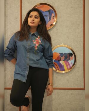 Fouzil Hidhaya Instagram - Heyyy 💙

📸: @storiesbysidhu 

#instagram #insta #instagood #instapic #life #denim #post