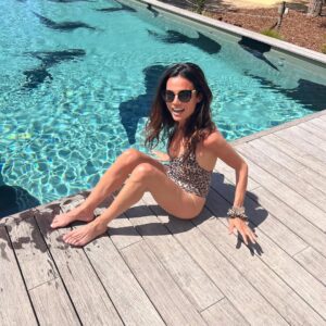 Francesca Antoniotti Instagram - Un maillot, une piscine, des spichjetti 😎 et ça sent l’été 🐆💖
Dites moi en com votre photo pref la mienne c’est la dernière 🤣😎

Merci ma photographe @saveriaaaaa 📸