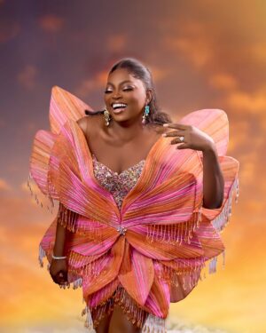Funke Akindele Instagram - Stepped out last night for the premiere of #labakeolododo 
I enjoyed the movie!! Congratulations Iyabo!! I wish you all the best at the box office!! @iyaboojofespris 

#labakeolododothemovie will be in cinemas on the 28th of March. Let’s all go see this lovely movie. 

📸📸 @ayo.makinwa 
👗👗 @zackstyling_luxury_ X @somobysomo
💎💎 @bozjewelry 
💇‍♀️💇‍♀️ @oludavid 
💄💄 @peaceibadin_makeupstudio