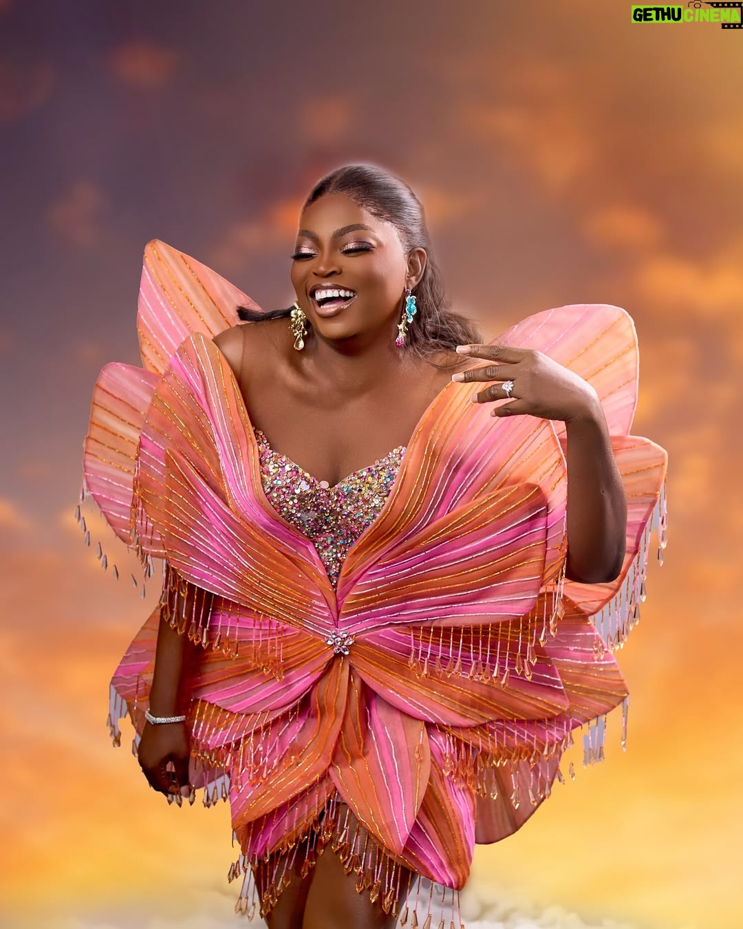 Funke Akindele - 207K Likes - Stepped out last night for the premiere of #labakeolododo
I enjoyed the movie!! Congratulations Iyabo!! I wish you all the best at the box office!! @iyaboojofespris
#labakeolododothemovie will be in cinemas on the 28th of March. Let’s all go see this lovely movie.
📸📸 @ayo.makinwa
👗👗 @zackstyling_luxury_ X @somobysomo
💎💎 @bozjewelry
💇♀️💇♀️ @oludavid
💄💄 @peaceibadin_makeupstudio