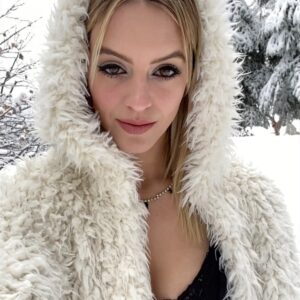 Gage Golightly Instagram - ❄️🐇 seeking Cuddle Buddy 
#snowbunny #foreverfreezing