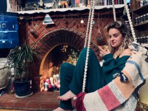 Gage Golightly Instagram - Happy Saturday! Any movie recommendations? #alonetogether