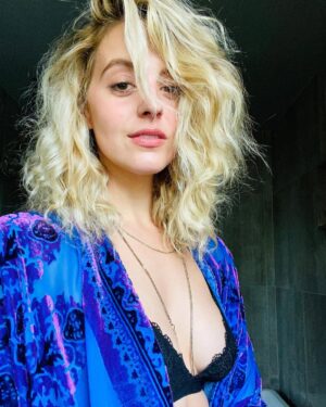 Gage Golightly Instagram - Do you believe in Magic? My friend makes actual magic for your skin and hair. @witchiloveyourhair is my favorite beauty product for keeping my face and hair happy and healthy #Healthyhair #happygirl #magicmonday 💟🔮💜