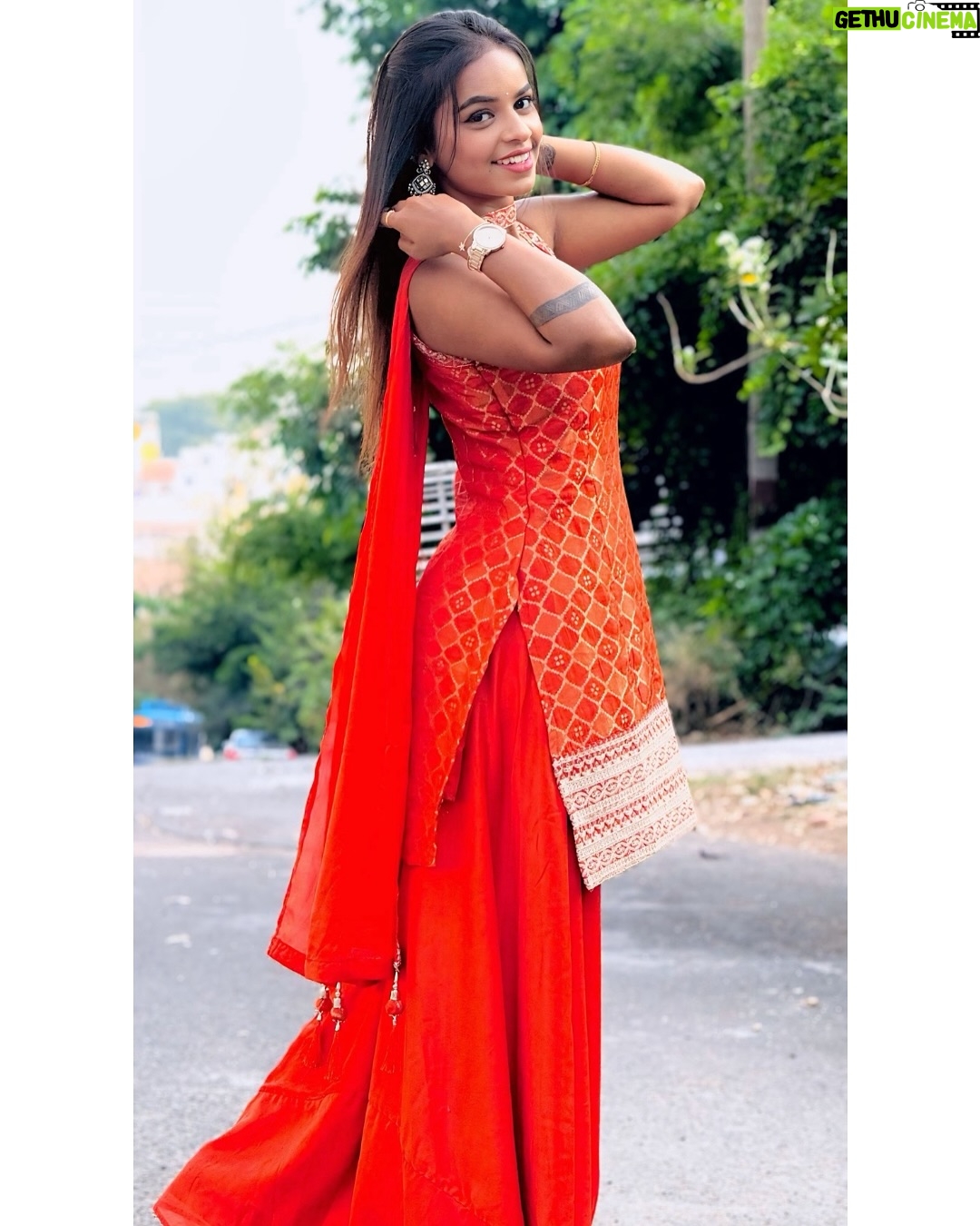 Ganga Gowda - 2.3K Likes - 🍁✨
Follow🦋 @gowdthi_2515