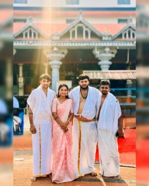 Ganga Gowda Instagram - 🙏🏻🌺✨
Follow🦋 @gowdthi_2515 
#besties #dharamshala