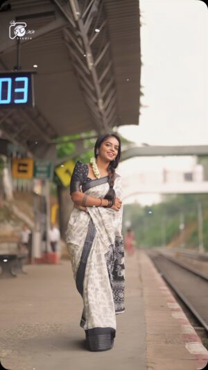 Ganga Gowda Instagram - ಜೊತೆ ಜೊತೆಯಲಿ ಇರುವೆನು ಹೀಗೆ ಎಂದು❤️🌎💯🤗😘
Follow🦋 @gowdthi_2515 
Outfit:- @ayra_designer_studio_  Tqsm for ths outfit dr❤️😘
.
Videography :- @50mm_filmz Tqsm ak❤️
.
#trending #instagram #karnataka #viral #viralvideos #sandalwood #kannada #trendingreels #kannadasongs #oldisgold✨❤️💥 #shankarnag #oldsongslover❤️🎵