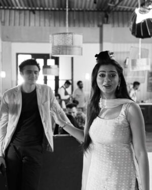 Garvita Sadhwani Instagram - Rohit kahin nahi gaya hai… woh HAI THA AUR RAHEGA. Ruhi aur aap sabke dil mein 🥺

Ye sad captions nahi hoga mujhse yaaar wouldn’t be fair, since you Made ME AND EVERYONE around you laugh every single day. You’ll be missed Romit, even the ghodha 🐎in Poddar house will miss you. 

2 shows, 2 years 
Toh aaj finally keh hi deti hun @romitrajprasher “SIR” the (senior 🤪) actor that you are 👏👏 bohot kuch seekha aapse par thank you for teaching me something even bigger than acting - enjoying every single moment  infront of the camera. 

Better things are coming your way, YOU ARE GOING TO FLY 🤍🧿🦋 

Ps. The first picture is my favorite, you & me discussing #Ruhit  scenes.. trying to give our best every time. Thank you, for making Rohit & Ruhi so iconic. Chalo dost, phir milenge chalte chalte … 🌸 han bas coffee nahi dungi 😡