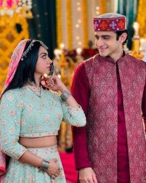 Garvita Sadhwani Instagram - Rohit kahin nahi gaya hai… woh HAI THA AUR RAHEGA. Ruhi aur aap sabke dil mein 🥺

Ye sad captions nahi hoga mujhse yaaar wouldn’t be fair, since you Made ME AND EVERYONE around you laugh every single day. You’ll be missed Romit, even the ghodha 🐎in Poddar house will miss you. 

2 shows, 2 years 
Toh aaj finally keh hi deti hun @romitrajprasher “SIR” the (senior 🤪) actor that you are 👏👏 bohot kuch seekha aapse par thank you for teaching me something even bigger than acting - enjoying every single moment  infront of the camera. 

Better things are coming your way, YOU ARE GOING TO FLY 🤍🧿🦋 

Ps. The first picture is my favorite, you & me discussing #Ruhit  scenes.. trying to give our best every time. Thank you, for making Rohit & Ruhi so iconic. Chalo dost, phir milenge chalte chalte … 🌸 han bas coffee nahi dungi 😡