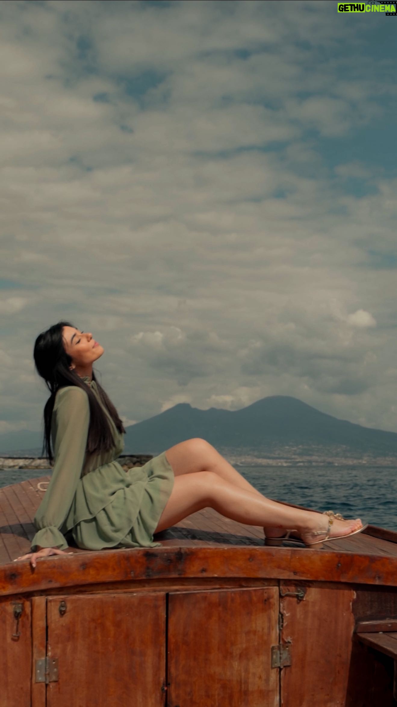 Giorgia Gianetiempo - 1.3K Likes - Vedi Napoli e poi… le mie nuove @lumich_capri 🌊🪸🌷🪷☀️
#adv