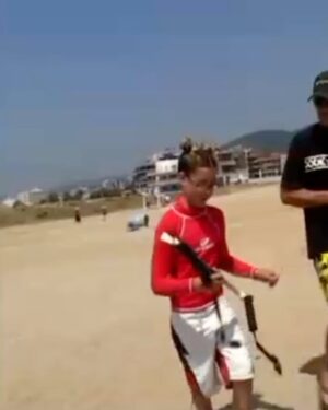 Gisela Pulido Instagram - lo que un día viste como peligroso ha terminado siendo mi estilo de vida

lo que un día me enseñaste, he podido enseñarlo yo también después 

me has acompañado en cada competición, cada premio, cada aventura y sin ese apoyo hoy no estaría escribiendo este post, porque todas las personas que lo están leyendo no conocerían los logros que llegaron

ahora conocen también que detrás de todos esos mundiales hay un apoyo incondicional

gracias, papá