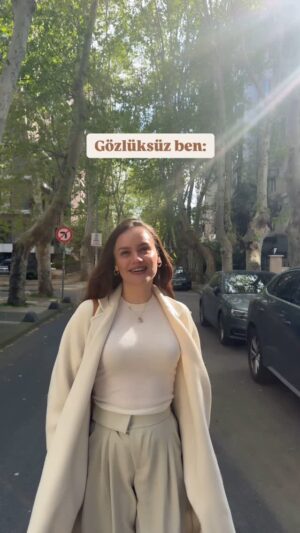 Gizem Denizci Instagram - Benim gibi gözlük takınca körleşenleri göreyim? 🤣🤣🤣 
.
.
.
.
.
.
#eğlence #komedi #komikvideolar #tiktok #gözlük #sunglasses #fun #funny #instareels #reels