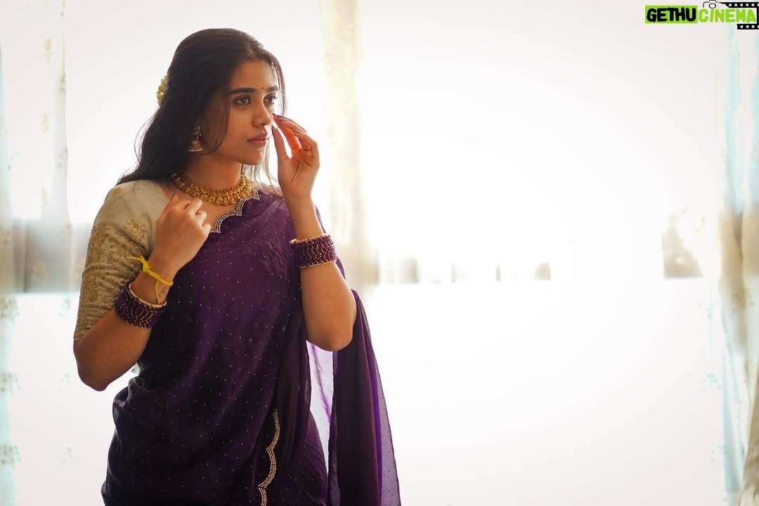 Gowri shruthi - 29.3K Likes - Ran out of poses and captions 💁🏻♀️💜