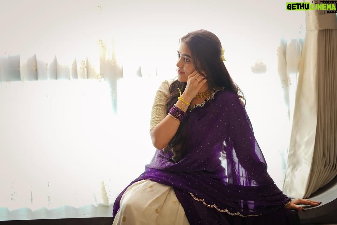Gowri shruthi - 29.3K Likes - Ran out of poses and captions 💁🏻♀️💜